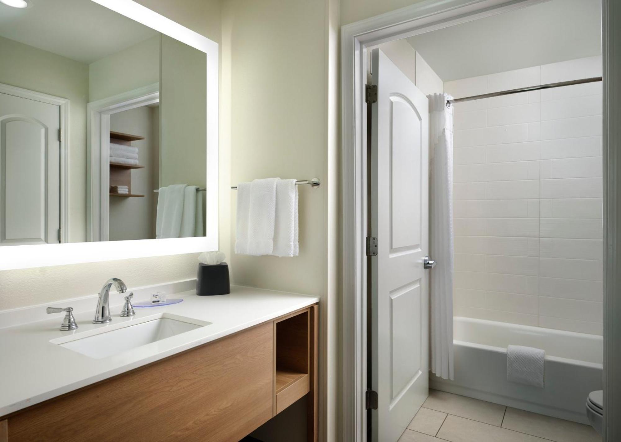 Staybridge Suites - Flowood - Nw Jackson By Ihg ภายนอก รูปภาพ